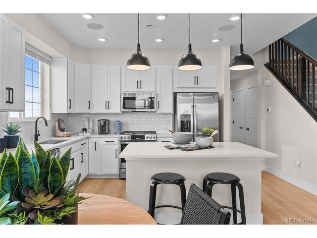 9034 Quartz Ct, Arvada, CO 80007