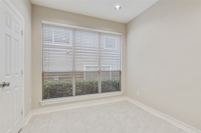 1007 W Bluff Street, Fort Worth, TX 76102
