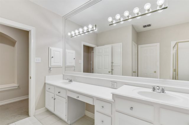 1007 W Bluff Street, Fort Worth, TX 76102