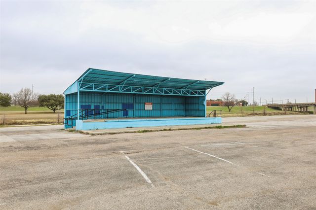 1007 W Bluff Street, Fort Worth, TX 76102