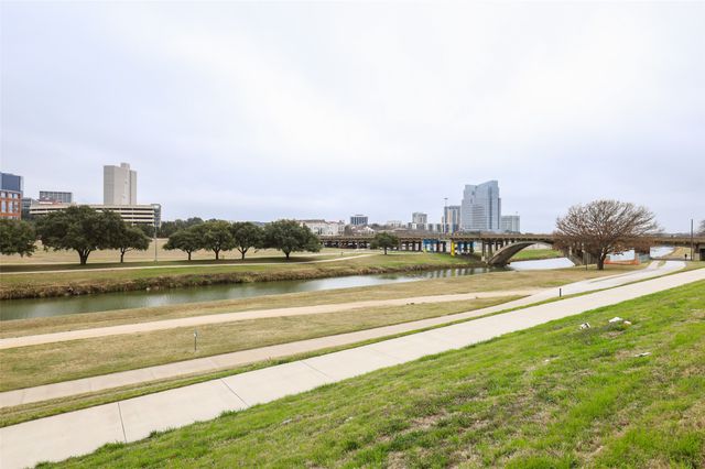 1007 W Bluff Street, Fort Worth, TX 76102