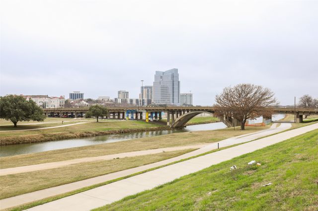 1007 W Bluff Street, Fort Worth, TX 76102
