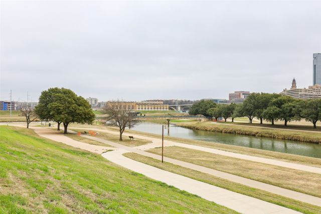 1007 W Bluff Street, Fort Worth, TX 76102