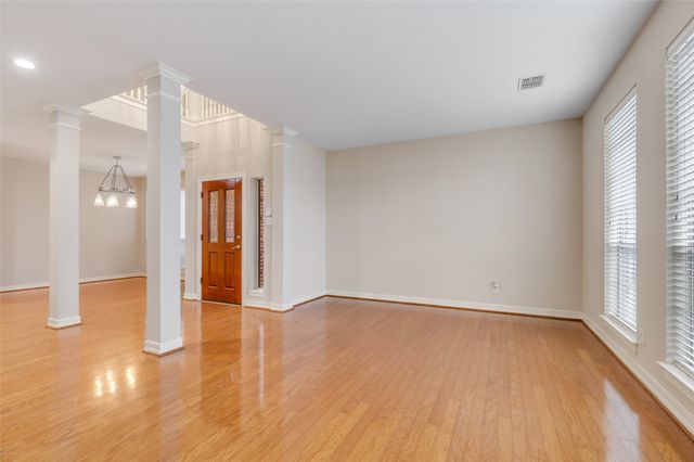 1007 W Bluff Street, Fort Worth, TX 76102