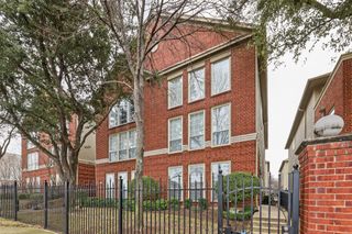 1007 W Bluff Street, Fort Worth, TX 76102