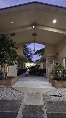 1270 NE 139th St 1, North Miami, FL 33161