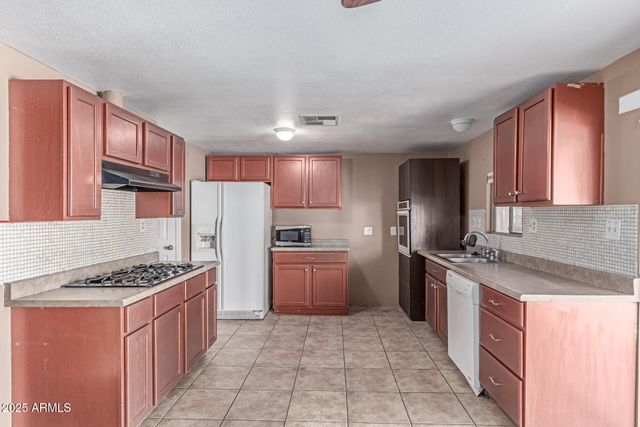 120 N VAL VISTA Drive 113, Mesa, AZ 85213