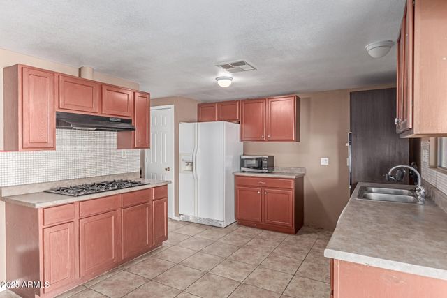 120 N VAL VISTA Drive 113, Mesa, AZ 85213