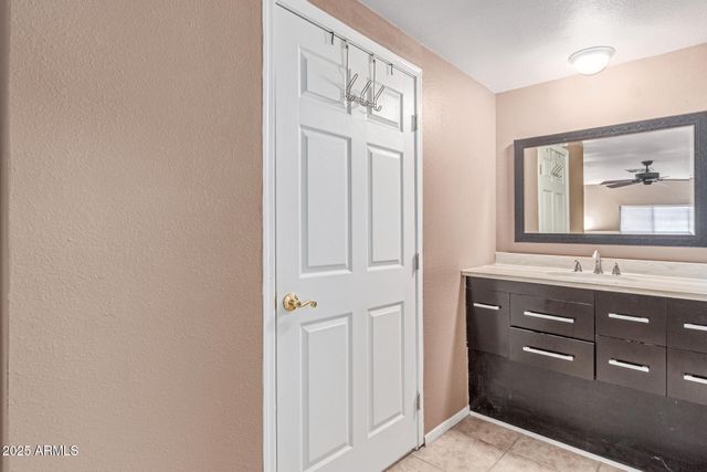 120 N VAL VISTA Drive 113, Mesa, AZ 85213