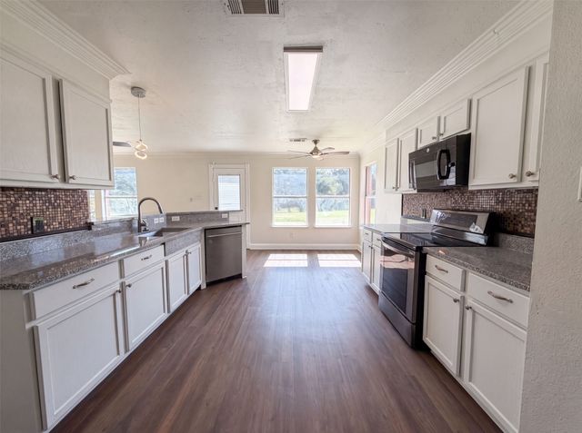 3940 Victory Court, Midlothian, TX 76065