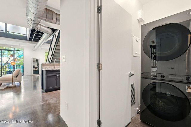 400 E Main St 308, Louisville, KY 40202