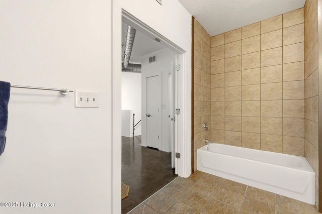 400 E Main St 308, Louisville, KY 40202