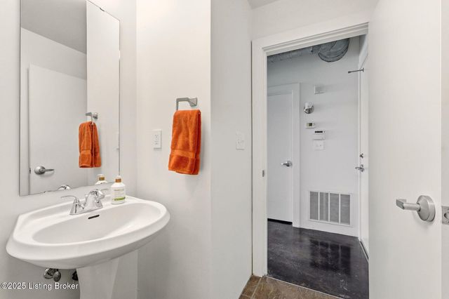 400 E Main St 308, Louisville, KY 40202