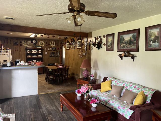 118 Derby Avenue, Pennington Gap, VA 24277