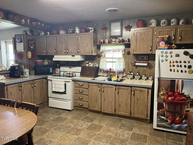 118 Derby Avenue, Pennington Gap, VA 24277