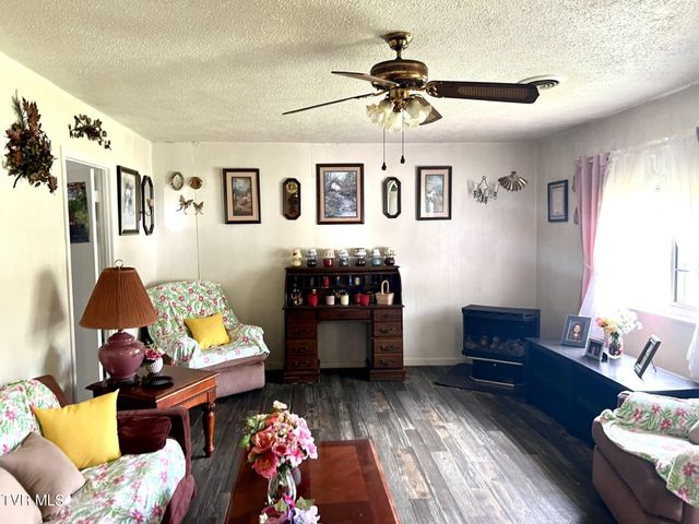 118 Derby Avenue, Pennington Gap, VA 24277