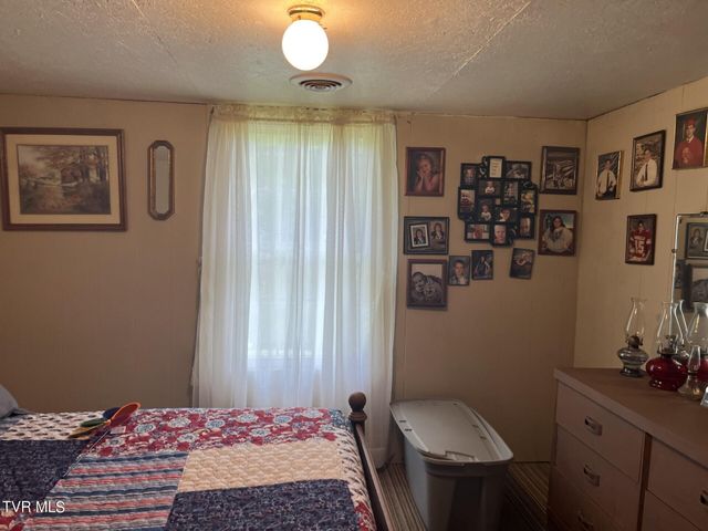 118 Derby Avenue, Pennington Gap, VA 24277