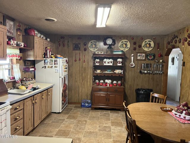 118 Derby Avenue, Pennington Gap, VA 24277