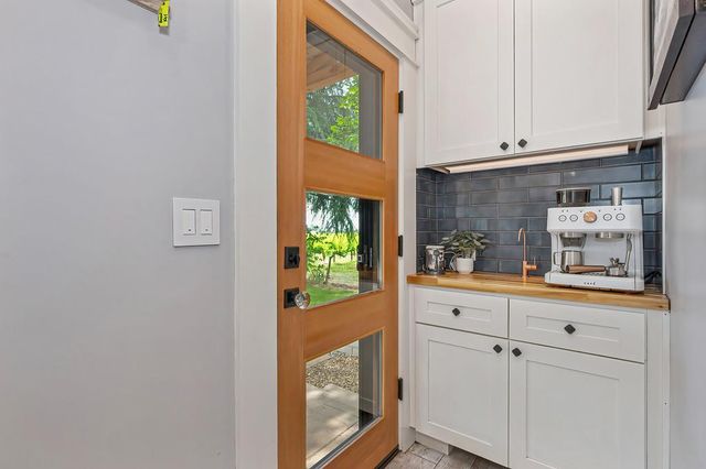 8650 E Highway 12, Lodi, CA 95240