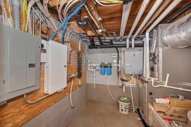 8650 E Highway 12, Lodi, CA 95240