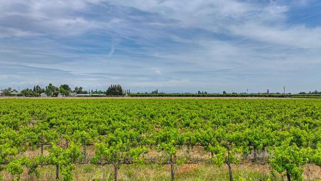 8650 E Highway 12, Lodi, CA 95240