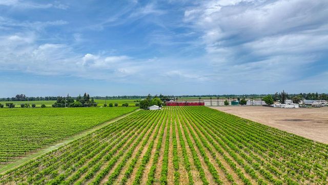 8650 E Highway 12, Lodi, CA 95240