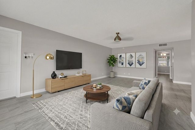 185 High Point Terrace E B, Delray Beach, FL 33445