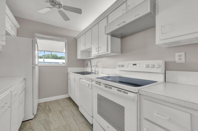 185 High Point Terrace E B, Delray Beach, FL 33445