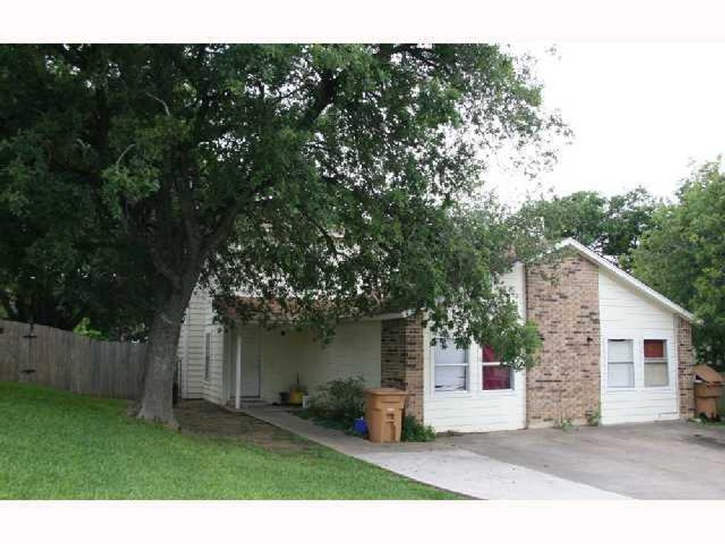 9601 Bear Paw TRL B, Del Valle, TX 78617