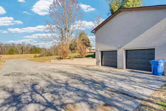 1868 Herbert Garrett Rd, Cookeville, TN 38506