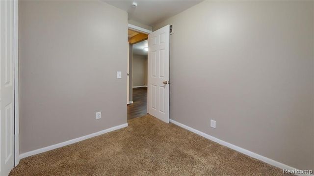 23574 Columbus Avenue, Warren, MI 48089