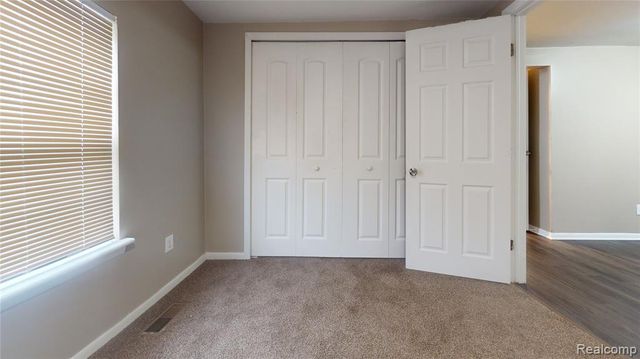 23574 Columbus Avenue, Warren, MI 48089