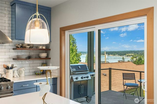 1447 Elm Place, Freeland, WA 98249