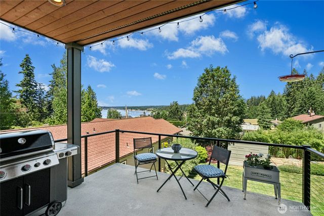 1447 Elm Place, Freeland, WA 98249