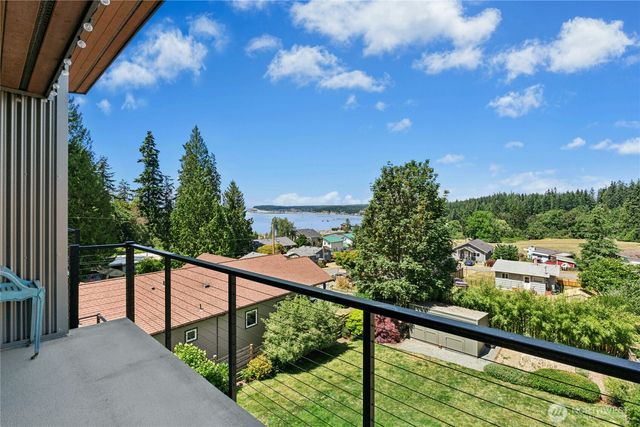 1447 Elm Place, Freeland, WA 98249