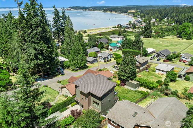 1447 Elm Place, Freeland, WA 98249