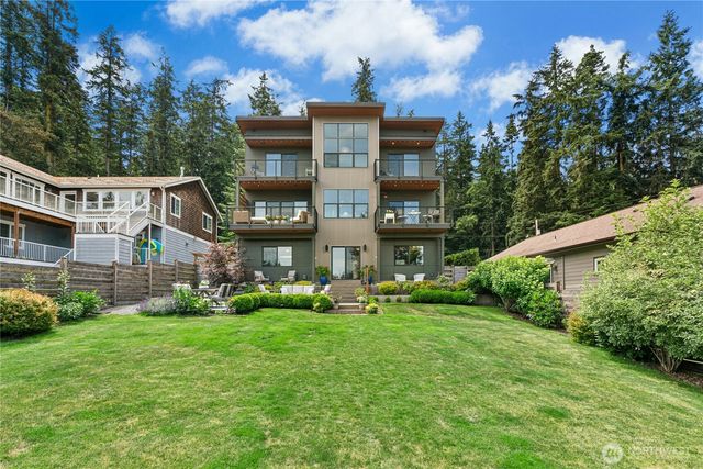 1447 Elm Place, Freeland, WA 98249