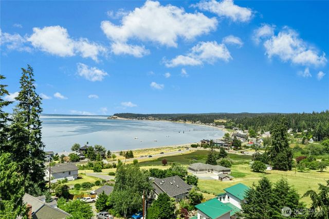 1447 Elm Place, Freeland, WA 98249