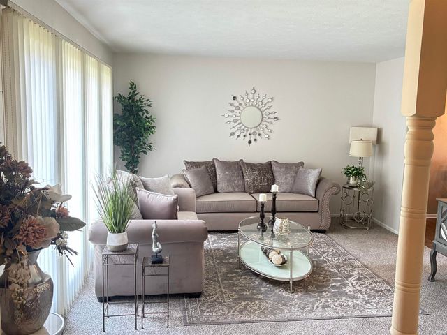 5717 S Bridgeton Lane, South Bend, IN 46614