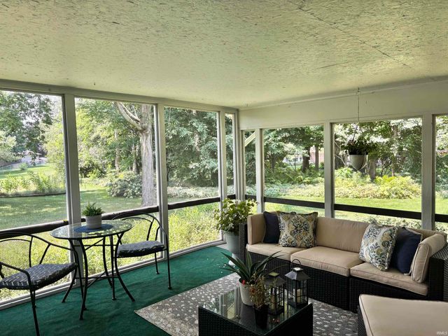 5717 S Bridgeton Lane, South Bend, IN 46614