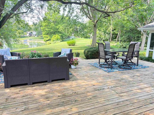 5717 S Bridgeton Lane, South Bend, IN 46614