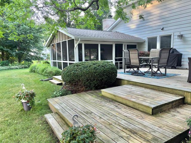 5717 S Bridgeton Lane, South Bend, IN 46614
