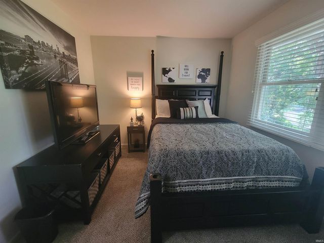 5717 S Bridgeton Lane, South Bend, IN 46614