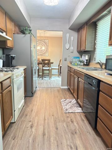 5717 S Bridgeton Lane, South Bend, IN 46614