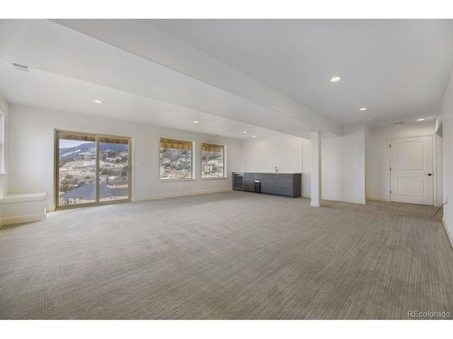 5425 Country Club Dr, Larkspur, CO 80118