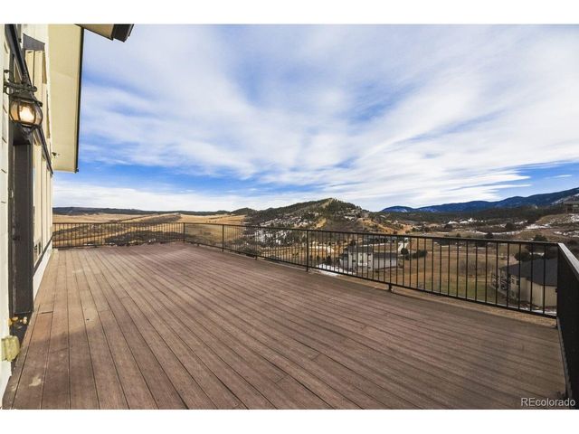 5425 Country Club Dr, Larkspur, CO 80118