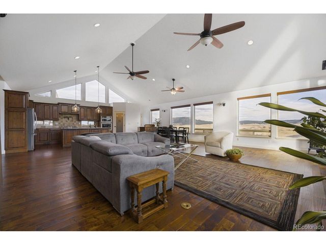 5425 Country Club Dr, Larkspur, CO 80118