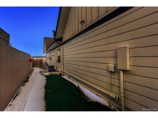 5425 Country Club Dr, Larkspur, CO 80118