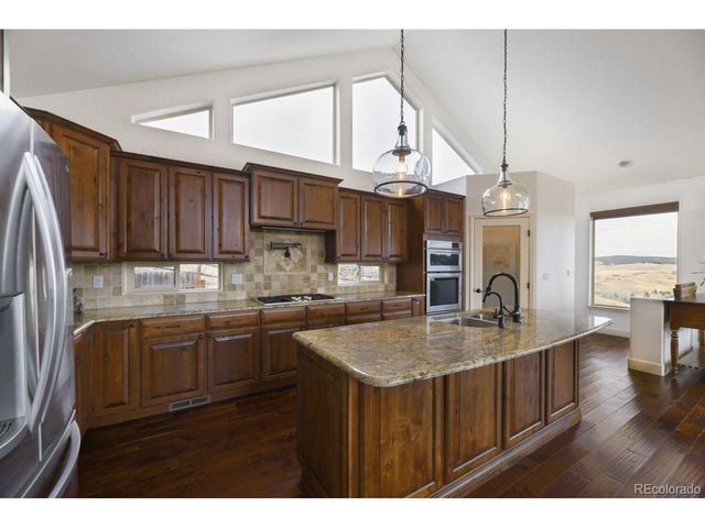 5425 Country Club Dr, Larkspur, CO 80118