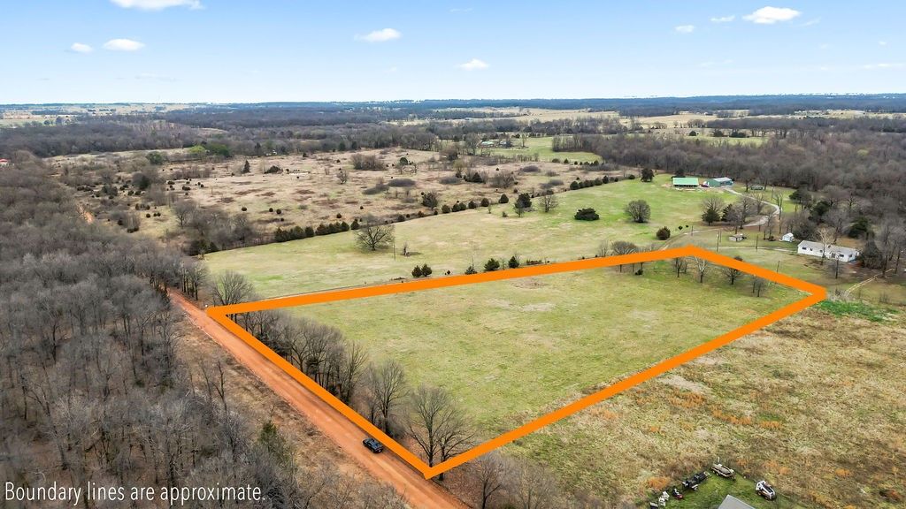 10912 Jaybird Road, Gravette, AR 72736